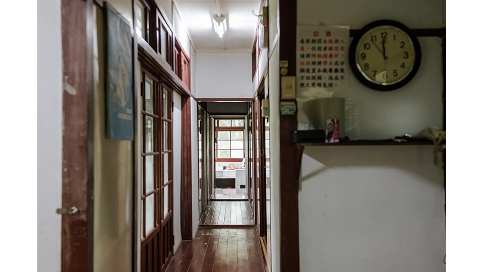 維持日式格局的宿舍內部，充滿懷舊氛圍。
